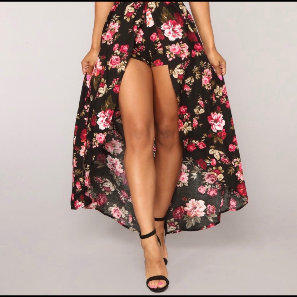 Rose print shorts with sheer train